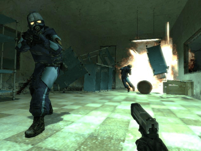 Half - Life 2 - Xbox - Retro Island Gaming